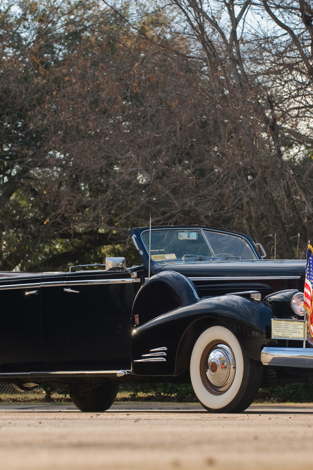 Cadillac V16 Presidential Convertible Limousine '1938.jpg