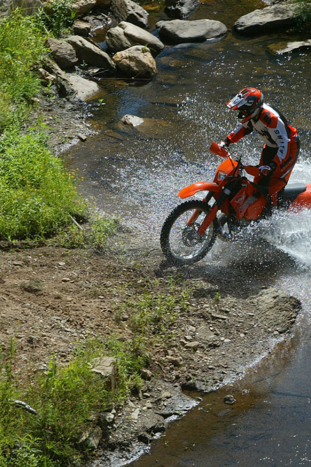 KTM_250_EXC_2006_01_1440x900.jpg