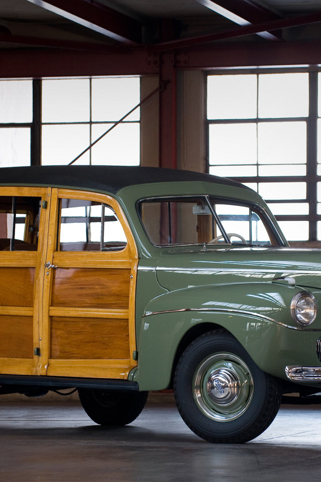 Ford Super Deluxe Station Wagon '1941.jpg