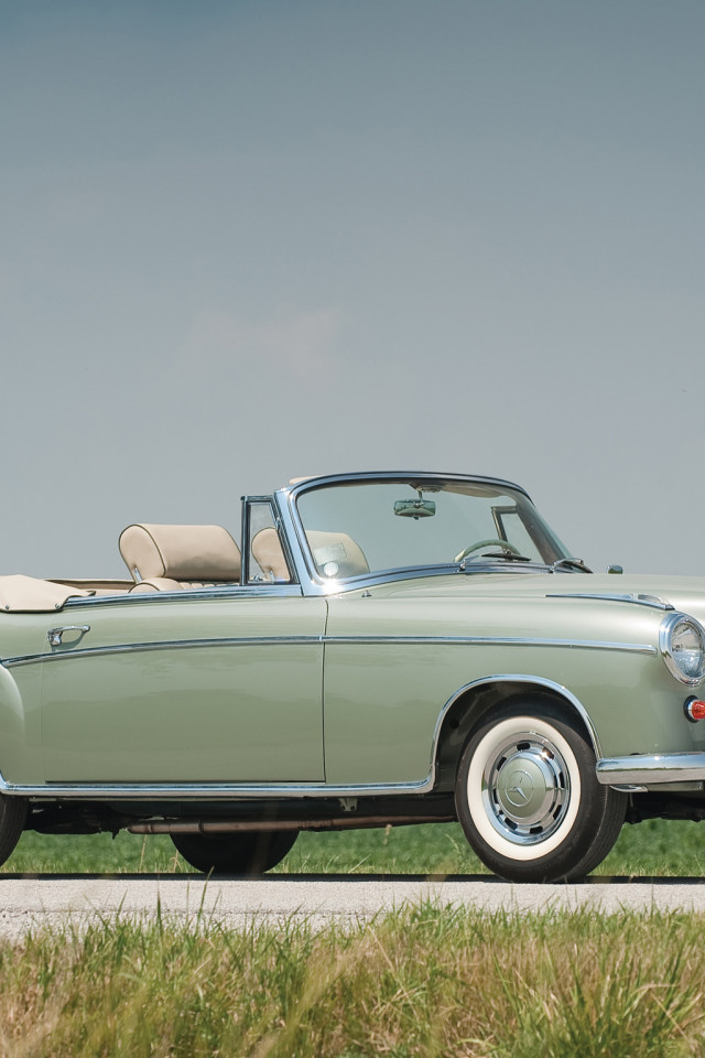 Mercedes-Benz 220SE Cabrio (W128) '1958–61.jpg