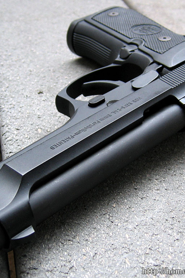 wall_beretta_m92fs053104a.jpg