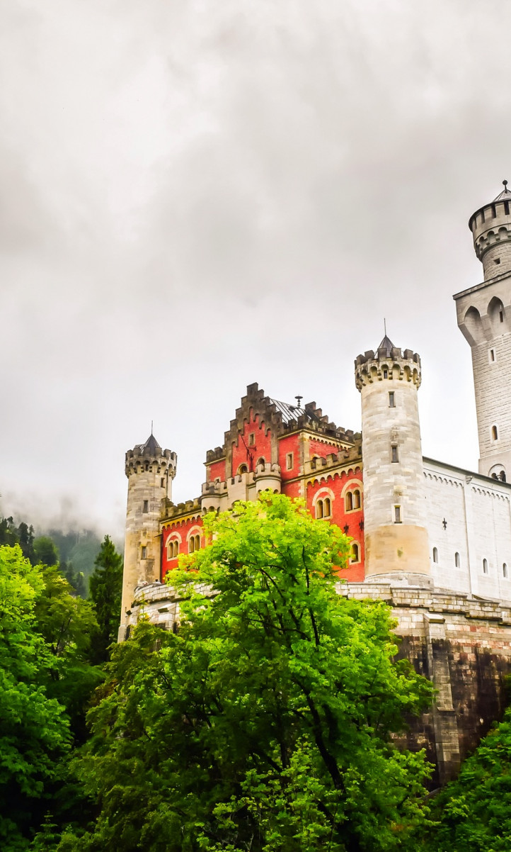 Zamek Schwangau położony w Niemczech