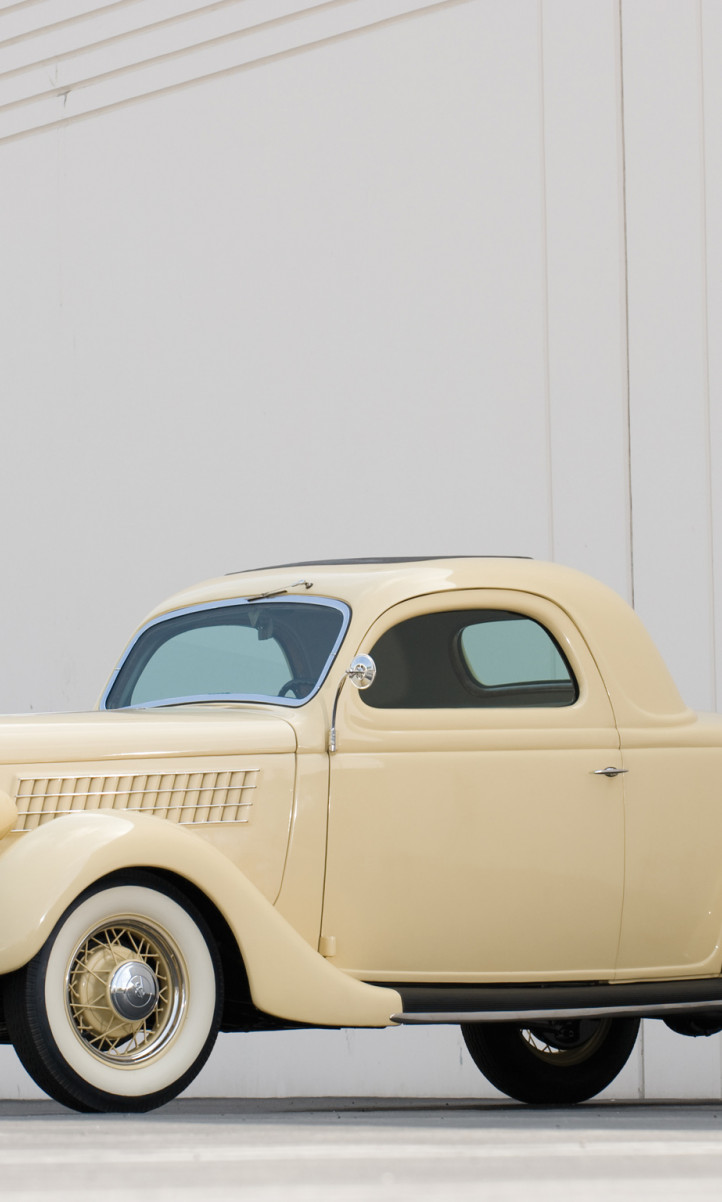 Ford V8 Deluxe 3-window Coupe '1935.jpg