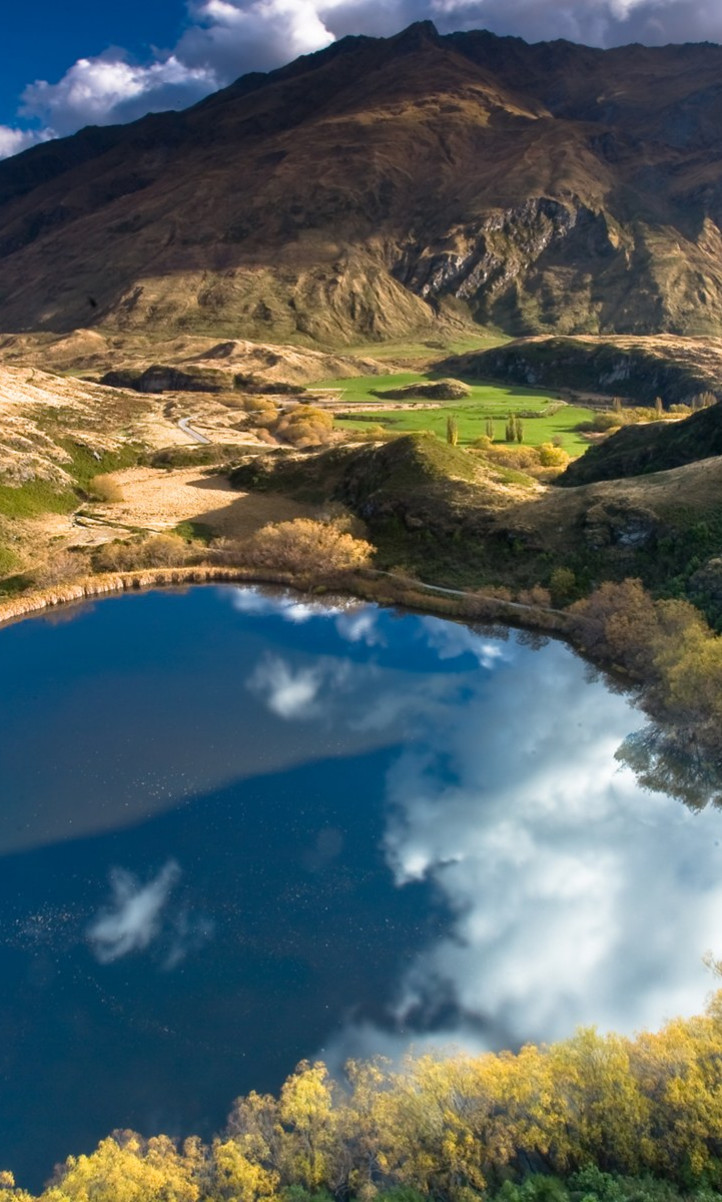 Heart_Lake, New Zealand.jpg