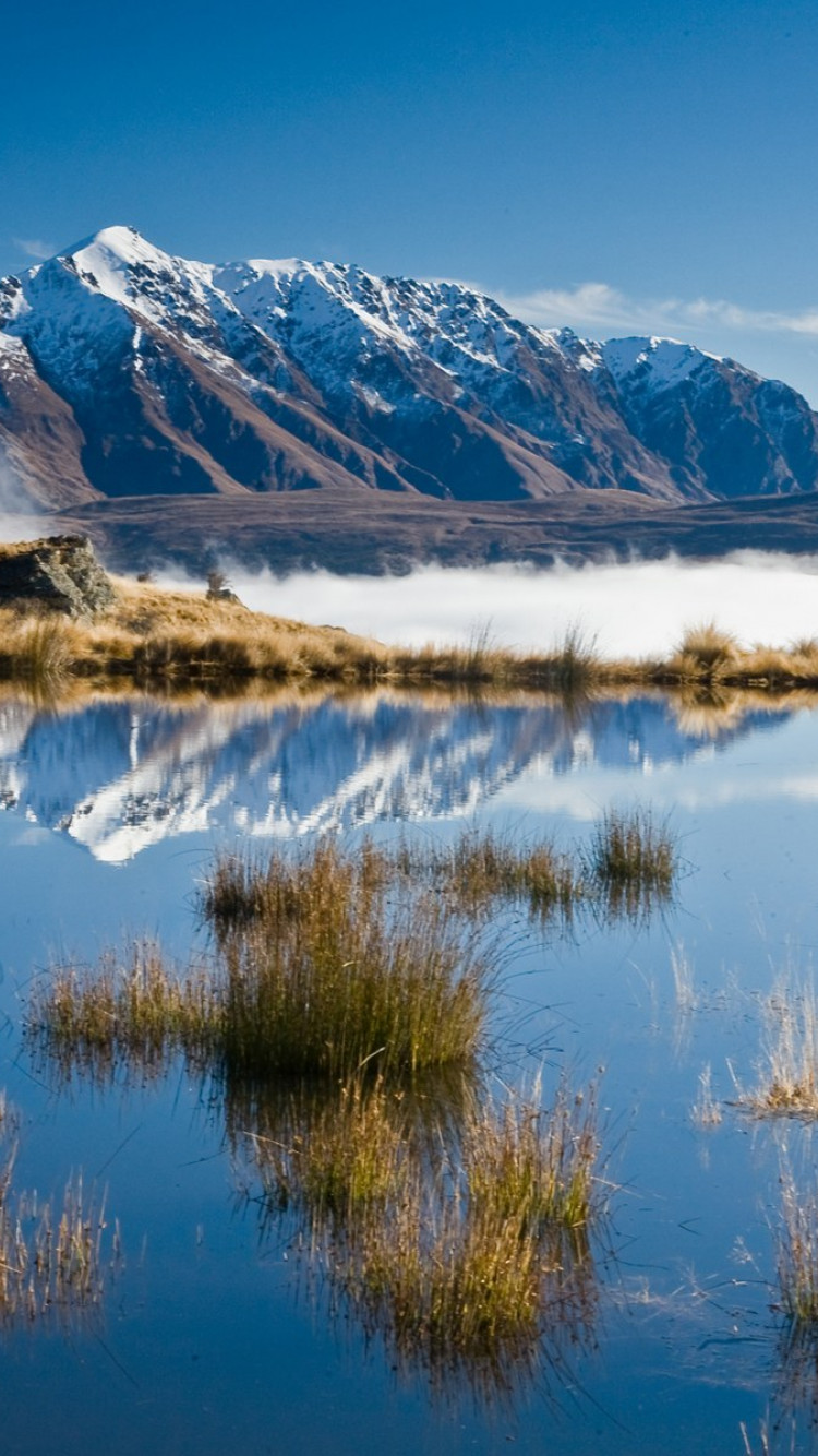 Lake_in_the_clouds,Queenstown, New Zealand.jpg