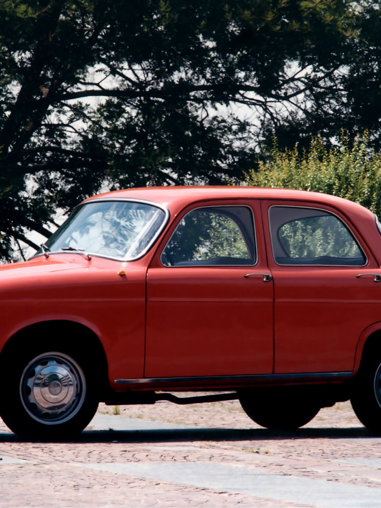 Alfa Romeo Giulietta Berlina '1955–59.jpg