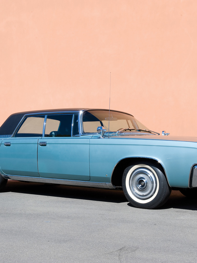 Chrysler Imperial Crown Hardtop Sedan '1966.jpg