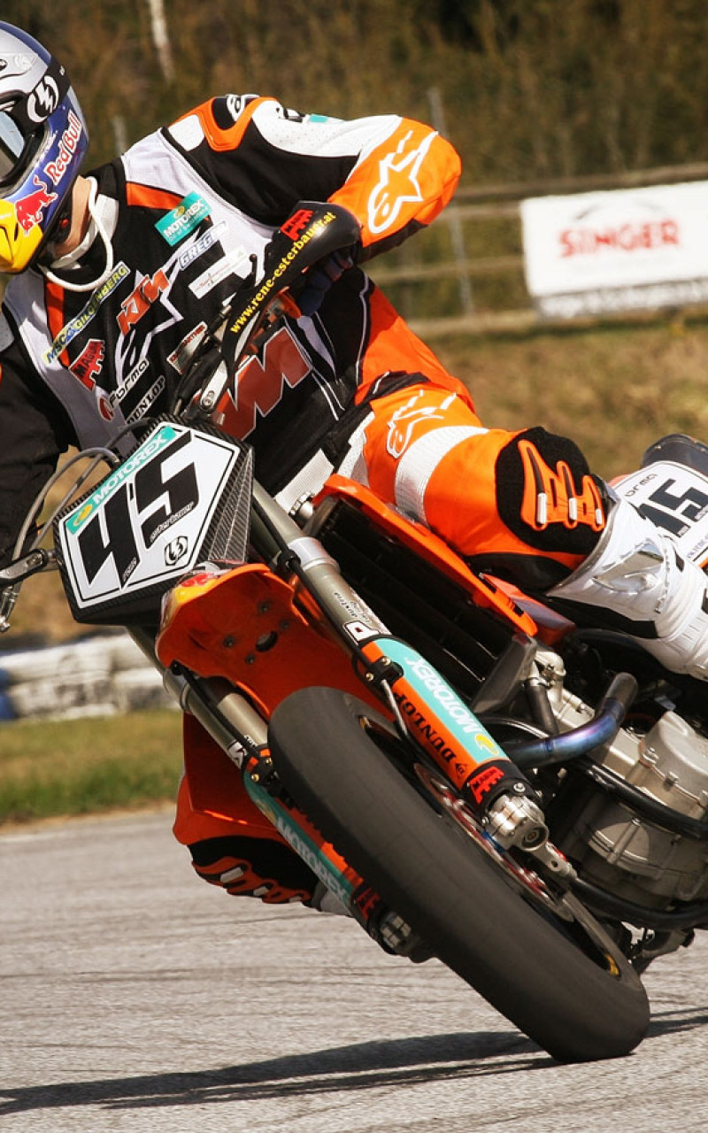 KTM_Team_Shooting_Supermoto_Austria_2007_Rene_Esterbauer_01_1440x900.jpg