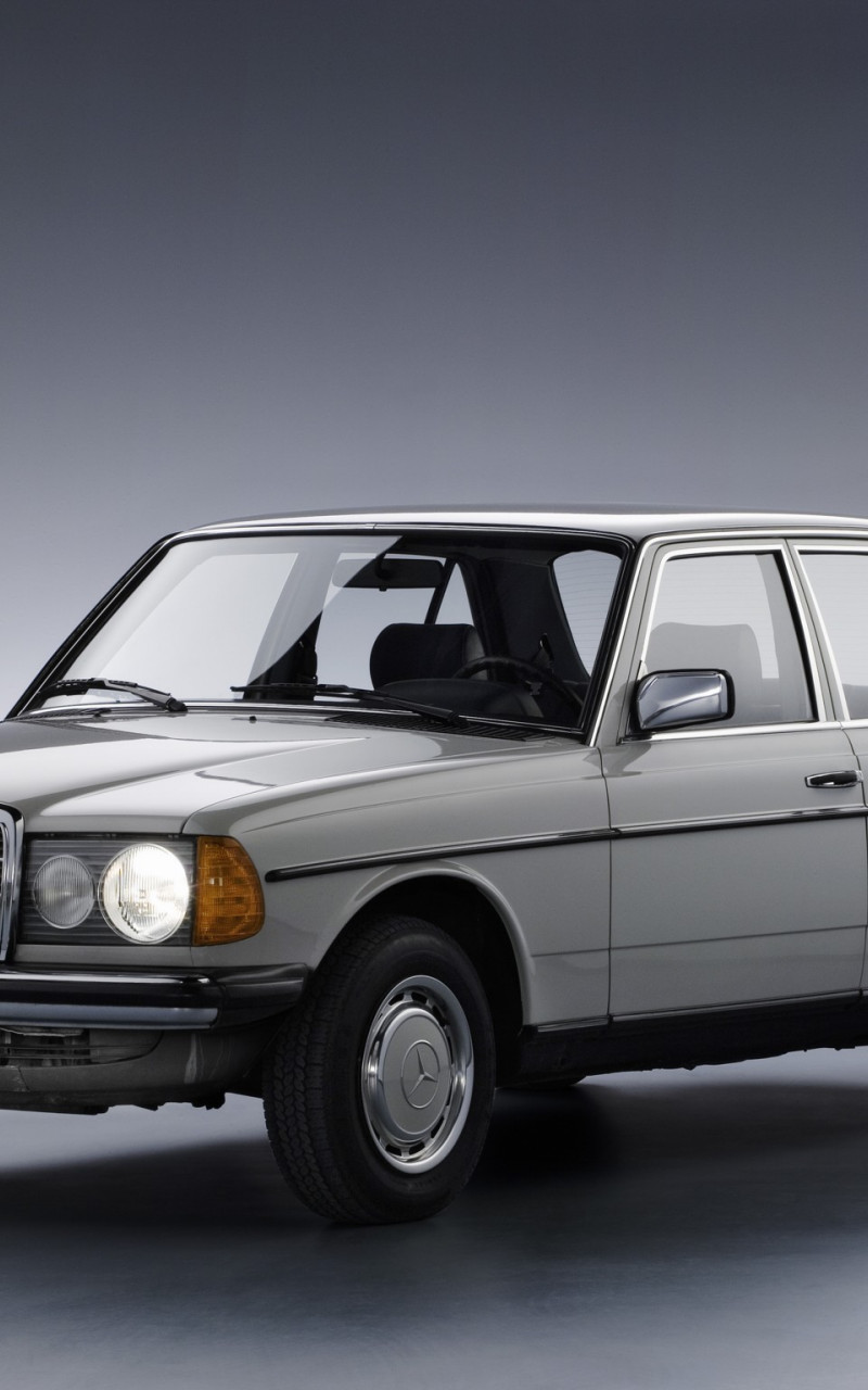 Mercedes-Benz 200 (W123) '1976–85.jpg