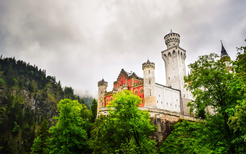 Zamek Schwangau położony w Niemczech