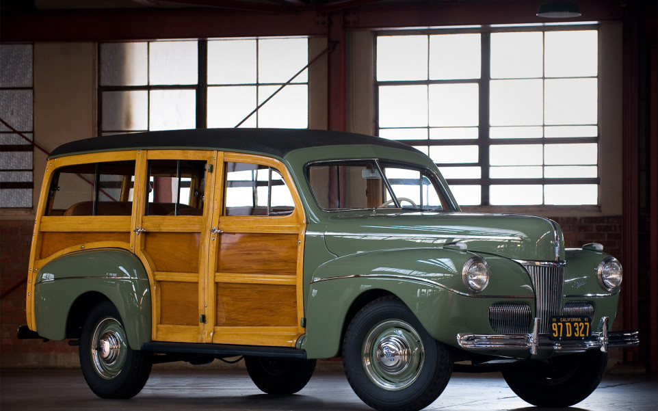 Ford Super Deluxe Station Wagon '1941.jpg