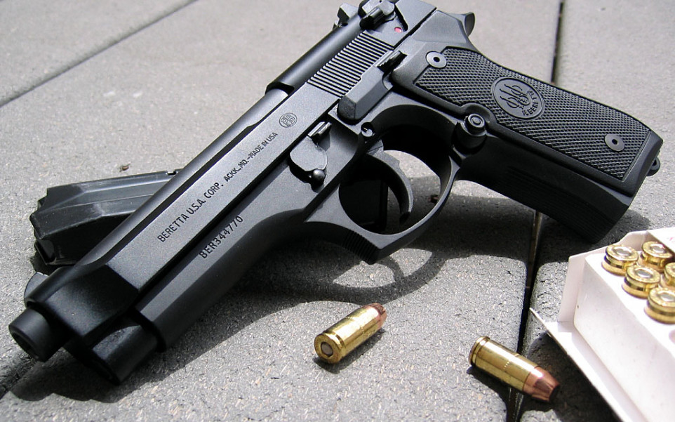 wall_beretta_m92fs053104d.jpg