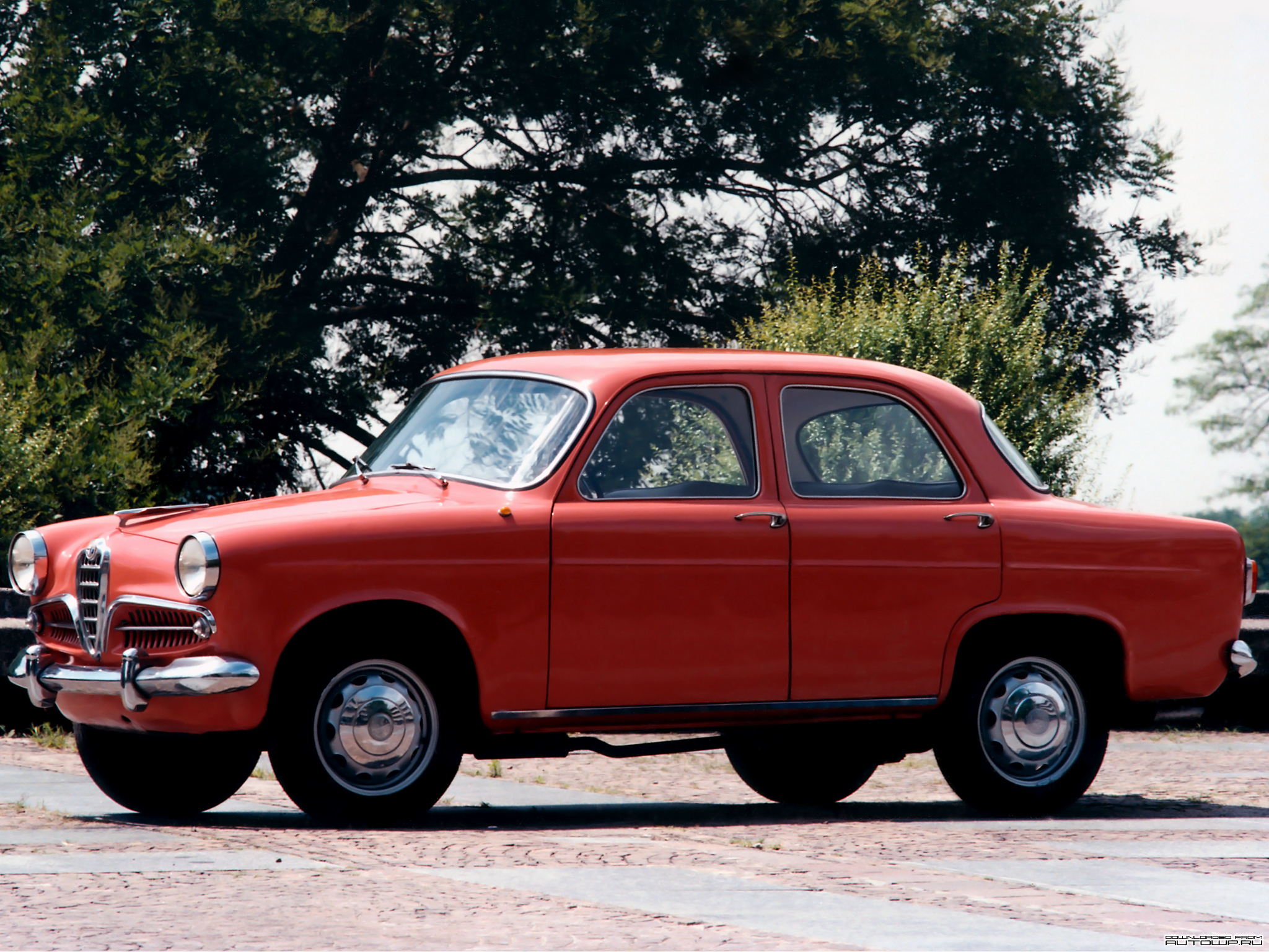 Alfa Romeo Giulietta Berlina '1955–59.jpg