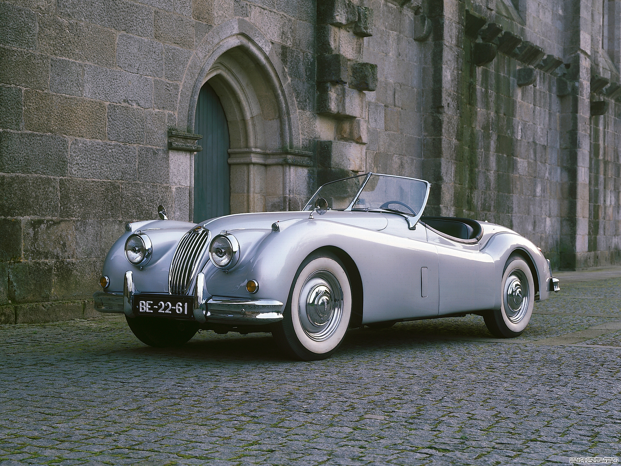 Jaguar XK140 Roadster '1954–57.jpg