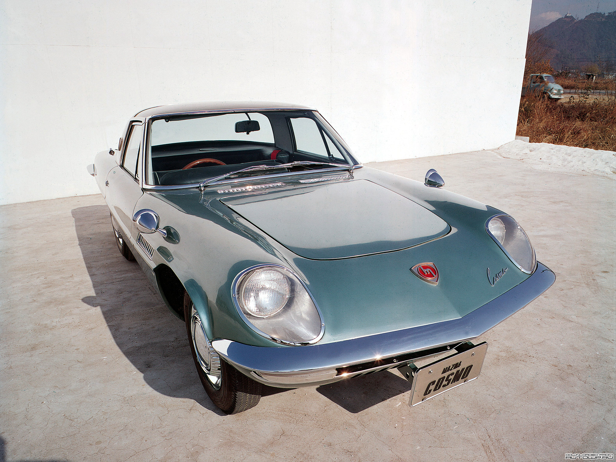 Mazda Cosmo Sport '1967–72.jpg