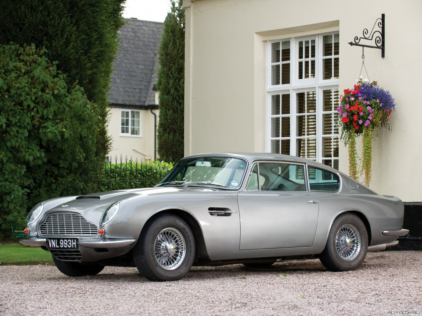 Tapeta Aston Martin DB6 Vantage (MkII) '1969–70.jpg