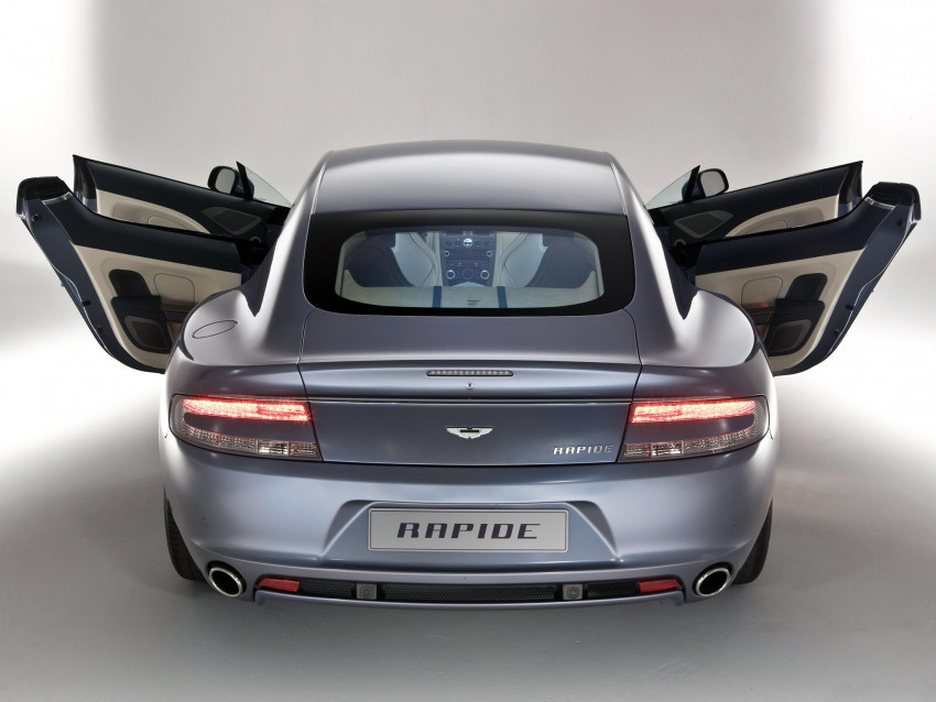 Tapeta Aston Martin Rapide (14).jpg