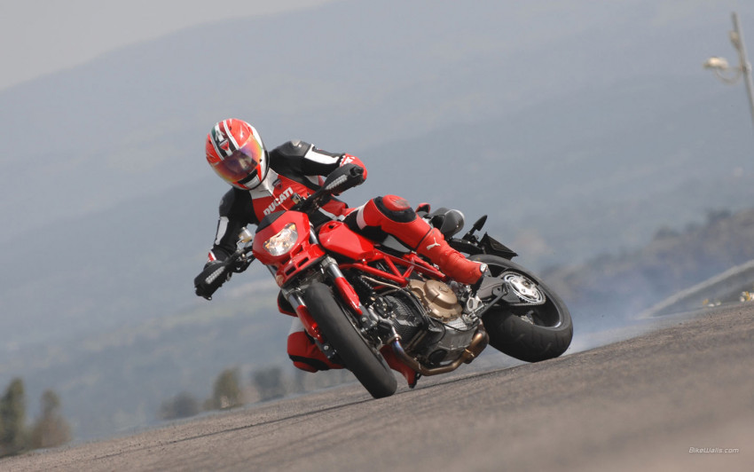Tapeta Ducati_hypermotard-a_2007_02_1440x900.jpg