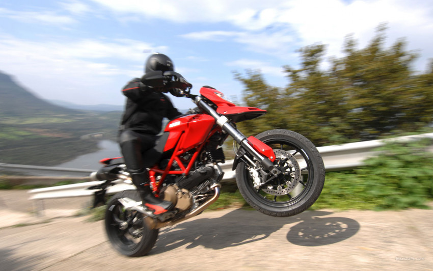 Tapeta Ducati_hypermotard-a_2007_16_1440x900.jpg