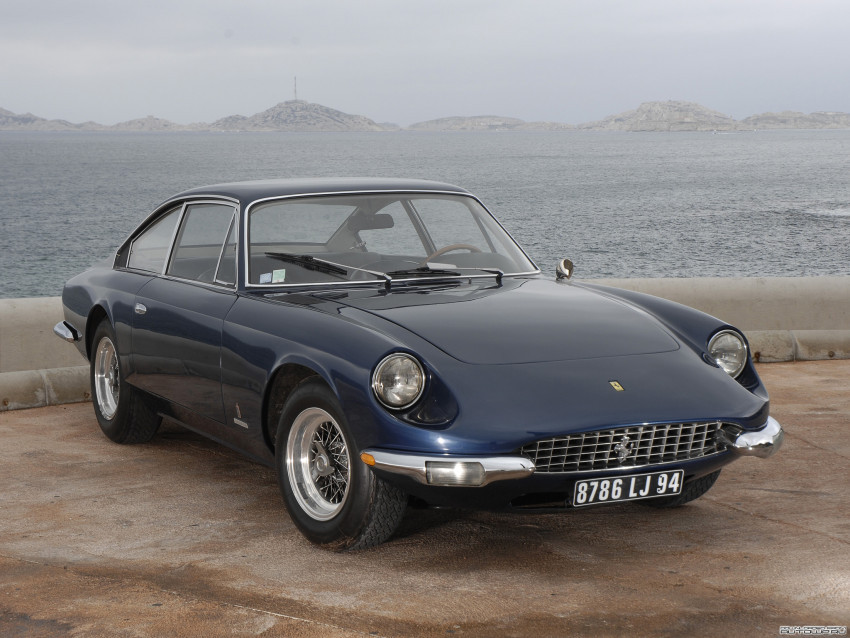 Tapeta Ferrari 365 GT 2+2 '1968–70.jpg