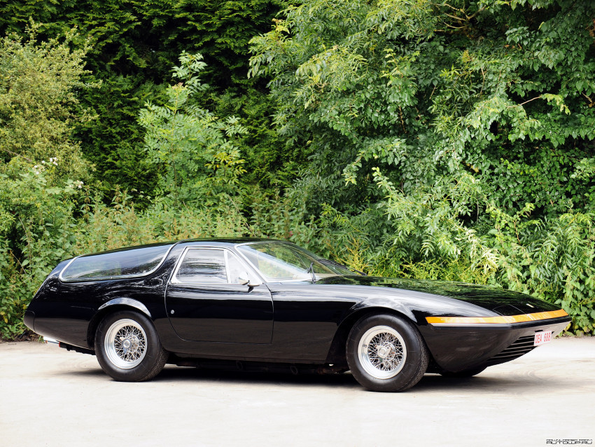 Tapeta Ferrari 365 GTB 4 Shooting Brake '1975.jpg