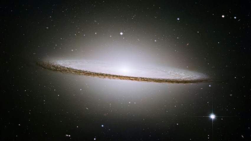 Tapeta Galaktyka Ngc 4594 M104