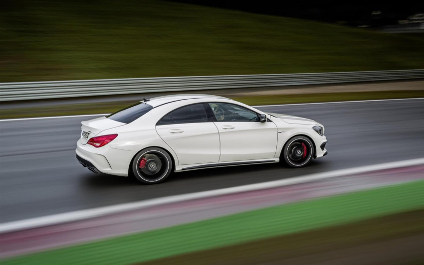 Tapeta Mercedes Benz AMG 74