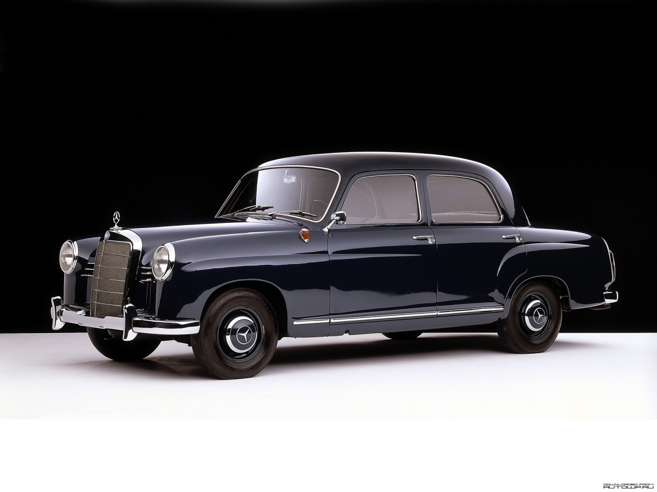 Tapeta Mercedes-Benz E-Klasse (W120-121) '1953–62.jpg