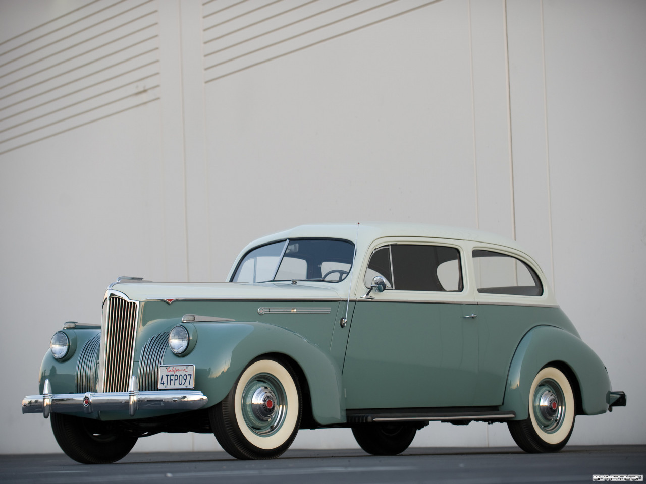 Tapeta Packard 110 2-door Touring Sedan '1941.jpg