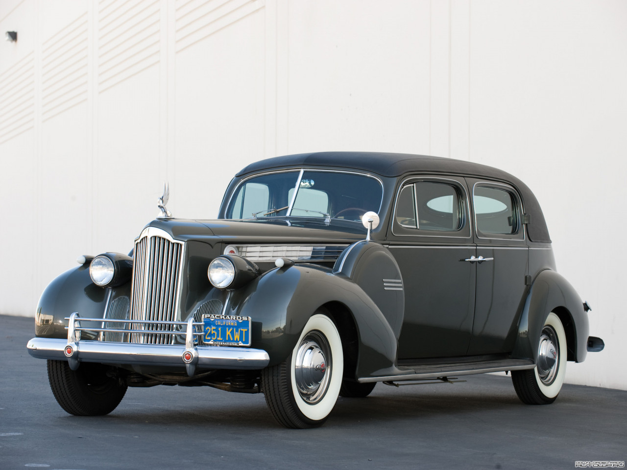 Tapeta Packard Super Eight Formal Sedan '1940.jpg