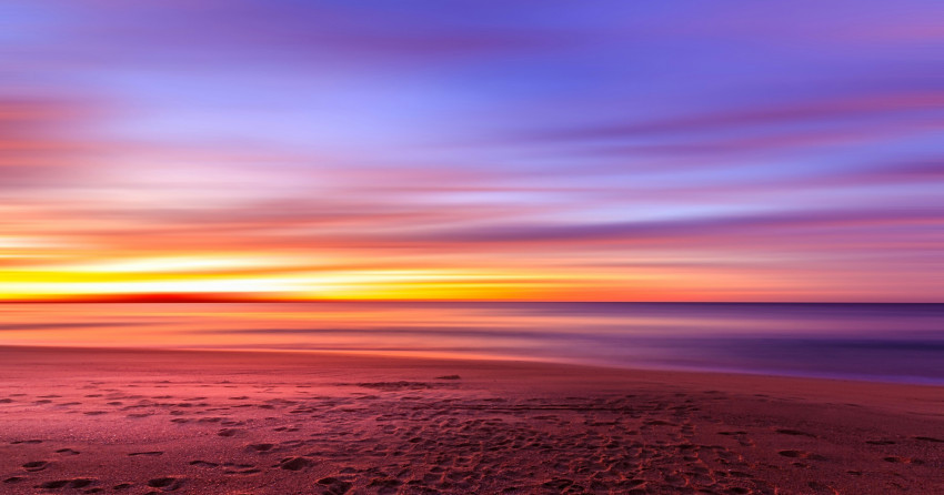 Tapeta Plaża i zachód słońca nad oceanem