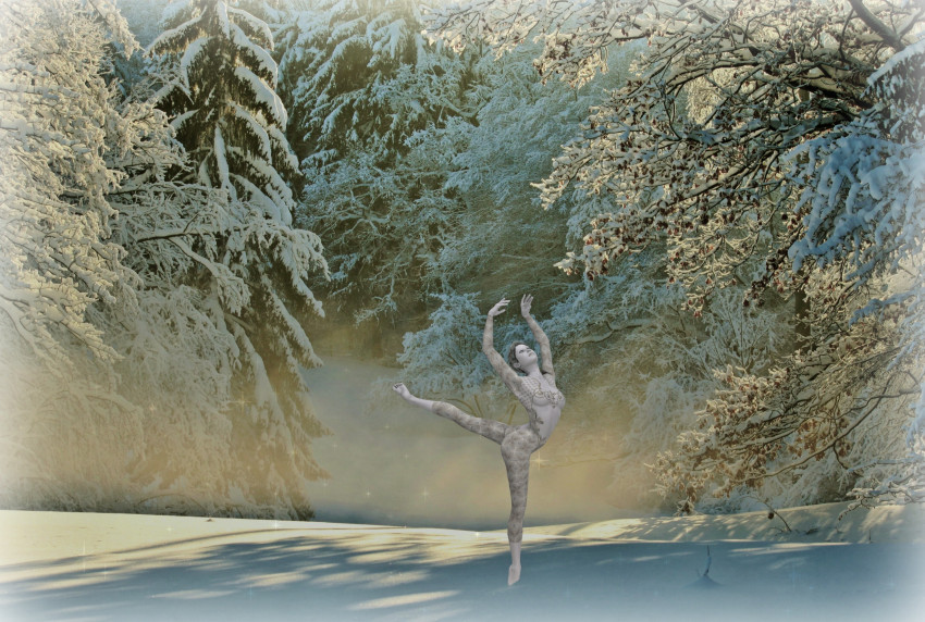 Tapeta Tańcząca kobieta wokół ośnieżonych drzew