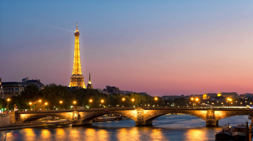 Tapeta Widok na Wieżę Eiffla w Paryżu