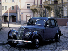 Tapeta BMW 335 Limousine '1939–41.jpg