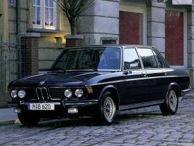 Tapeta BMW 3.3Li (E3) '1975–77.jpg