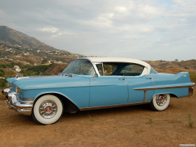 Tapeta Cadillac Fleetwood Sixty Special '1957.jpg