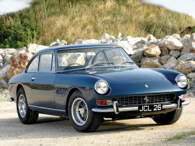 Tapeta Ferrari 330 GT 2+2 (Series II) '1965–67.jpg