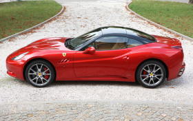Tapeta Ferrari-California-side-2.jpg