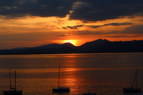 Tapeta Jezioro Garda, Włochy, Zachód słońca