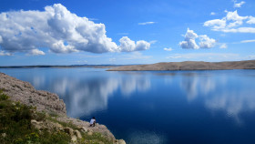 Tapeta Malownicze jezioro i góry