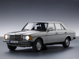 Tapeta Mercedes-Benz 200 (W123) '1976–85.jpg