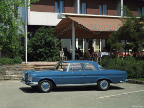 Tapeta Mercedes-Benz 280SE 3.5 Coupe (W111 W112) 1969–71.jpg