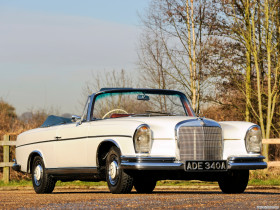 Tapeta Mercedes-Benz 300SE Cabriolet (W111 W112) '1963–65.jpg