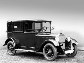 Tapeta Mercedes-Benz 8 38 HP Landaulet Taxi (W02) '1926–28.jpg