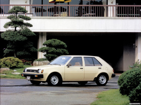 Tapeta Mitsubishi Colt 5-door '1978–82.jpg