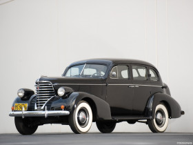 Tapeta Oldsmobile 6 Touring Sedan '1938.jpg