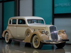 Tapeta Pierce-Arrow Deluxe 8 Touring Sedan '1936.jpg