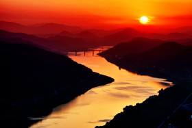 Tapeta Rzeka, Zachód słońca, Góry